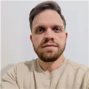 ¡Hola! 
Sono madrelingua spagnolo, lavoro come ingegnere informatico e offro un percorso completo di spagnolo per principianti.